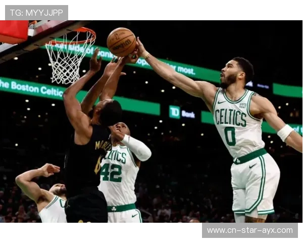 加兰妙传助攻篮下空切，骑士进攻清晰