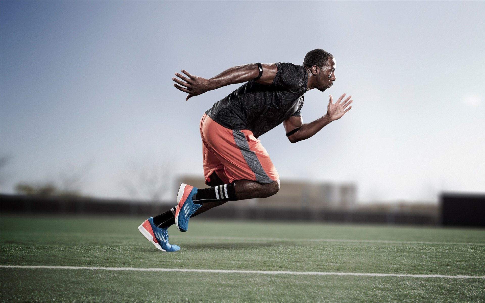 _运动员街头即兴表演：青春力量焕发_，运动员街拍